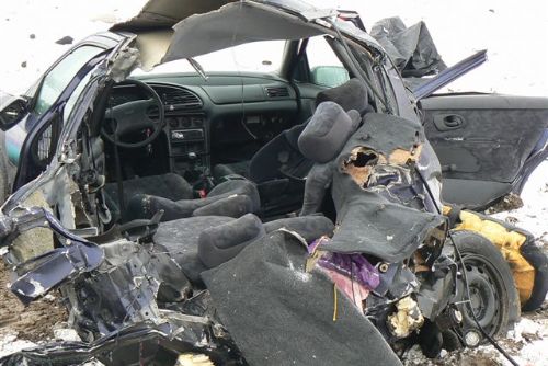 Foto: Střet s náklaďákem nepřežila mladá žena