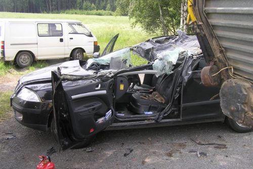 Foto: U Úněšova bourala oktávka s traktorem
