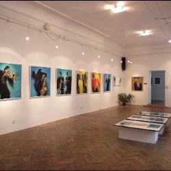 Univerzitní galerie vystavuje finské plakáty