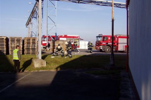 Foto: V Chlumčanech hořela benzina. Naštěstí jen jako