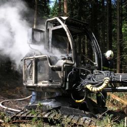 V Hlavňovicích shořel stroj za 1,5 miliardy