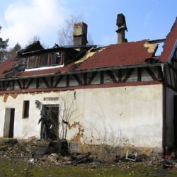 V holýšovských kasárnách hořel dům