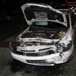 V Plzni vzplálo po nehodě auto 