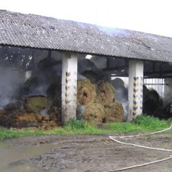 Ve Lhovicích hořel seník, možná řádil žhář