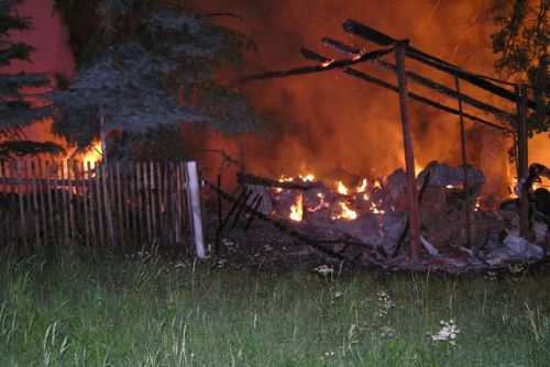 Foto: Ve stáji na Klatovsku uhořela kráva