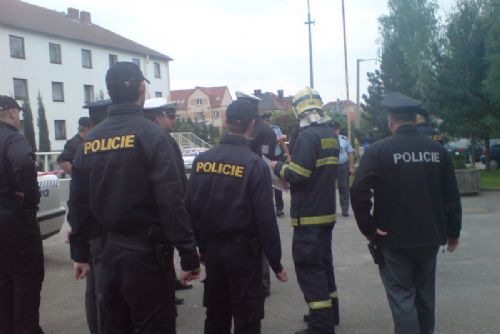 Foto: Anonym ohlásil bombu na základní škole v Horní Bříze