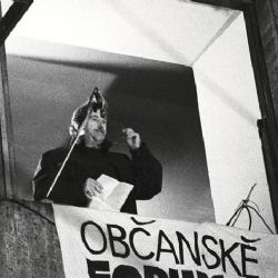 Emeritní rektor Holenda bude vzpomínat na listopad 1989