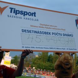 Fanoušci Viktorie zajistili nemocnici 45 tisíc korun