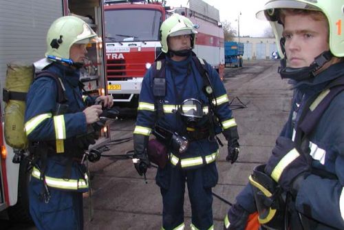 Foto: Do plzeňského bytu vyjížděli hasiči už potřetí