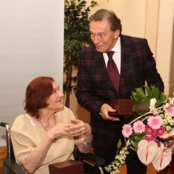 Karel Gott je čestný občan Plzně a laureát krajské Dvorany slávy