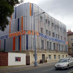 Kašpárek a indiáni v divadle Alfa