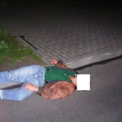 Ležel na ulici
