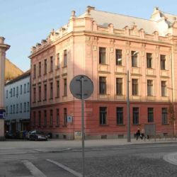 Na zrekonstruovanou Americkou třídu v Plzni se dnes vrací auta