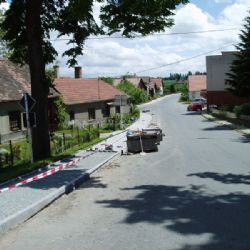 Obce na Tachovsku hledají statisíce na chodníky