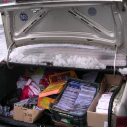 Odstavené auto na Železné sloužilo jako sklad pirátských nosičů