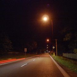 Plzeň chystá noční razie proti špatně parkujícím autům a taxíkům