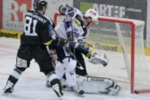 Foto: Plzenští hokejisté se vyšplhali na čelo extraligové tabulky