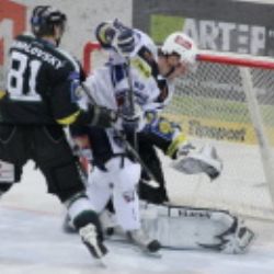 Plzenští hokejisté se vyšplhali na čelo extraligové tabulky