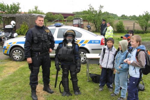 Foto: Policisté navštívili školáky ve Stříbře