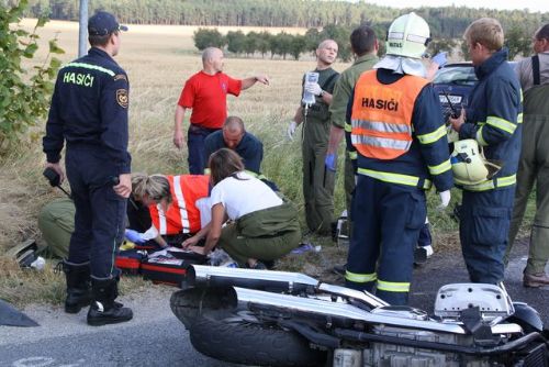 Foto: Při nehodě u Žichlic zemřel motorkář
