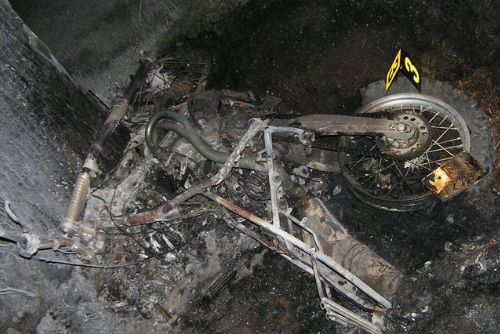 Foto: Při nehodě ve Strašicích uhořel motorkář