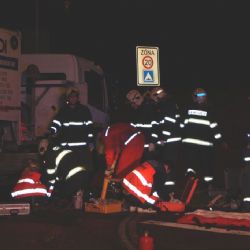 Řidič motorky nepřežil ráno v Plzni střet s náklaďákem