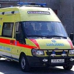 Seniorka se zranila ve svém bytě, dveře museli vypáčit hasiči