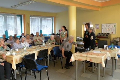 Foto: Strážníci uspořádali přednášku pro plzeňské seniory