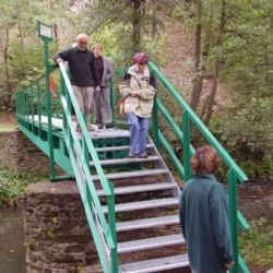 Turistická stezka k Rabštejnu má novou lávku