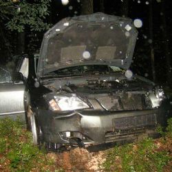 U Miřkova bouralo auto s mladými lidmi, žena nepřežila