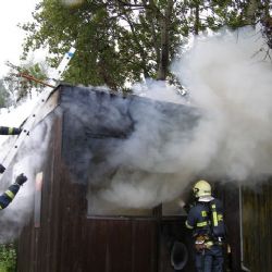 V buňce v Liticích v pondělí uhořela žena
