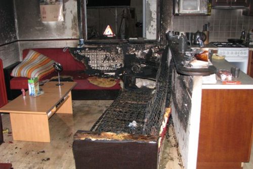 Foto: V domě v Radčicích shořela kuchyň, škoda 100 tisíc