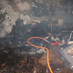 V hořícím bytě ve Staňkově zemřel nad ránem člověk