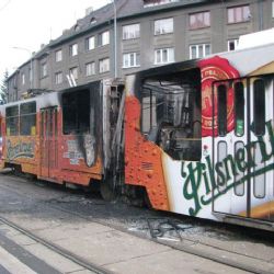 V Plzni dnes hořela tramvaj, škoda 10 milionů