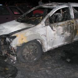 V Plzni někdo v noci na včerejšek zapálil luxusní lexus