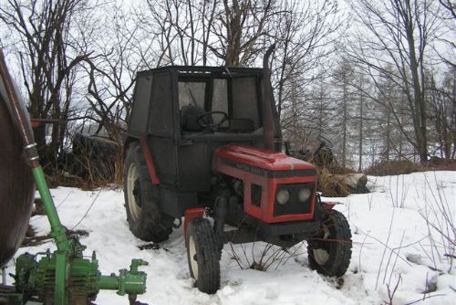 Foto: V Předvojovicích hořela dílna na opravu zemědělských strojů