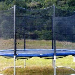 Vhodil do kolejiště trampolínu