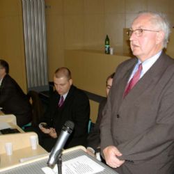 Řešení plagiátorské kauzy na plzeňských právech se odkládá