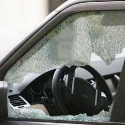 Vykradači aut v Plzni se včera napakovali