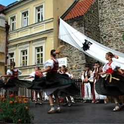 Až 80 tisíc lidí míří do Domažlic na Chodské slavnosti