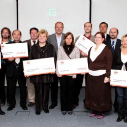 ČEZ předal organizacím, školám i obcím z kraje šeky