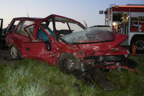Foto: Čtyři osobní automobily se střetly u Střelic, dva zranění 