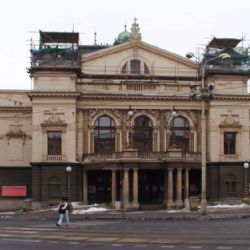 Centrální obvod Plzně prodává seniorům lístky do divadla