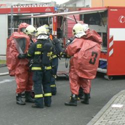 Hasiči procvičovali v Třemošné zásah s únikem čpavku