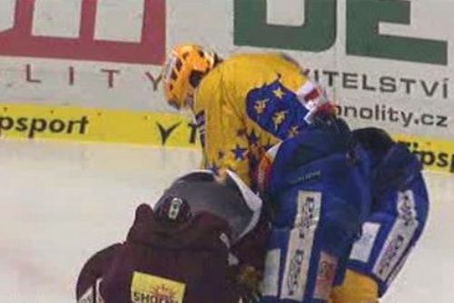 Foto: Hokejová disciplinárka podala rezignaci, šéf APK ji nepřijal