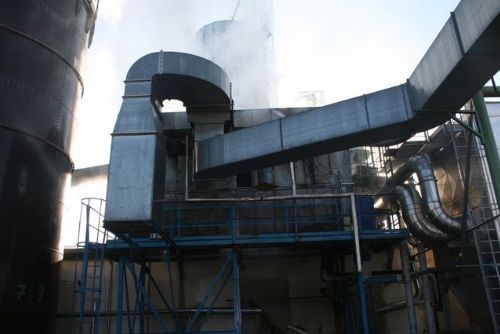 Foto: Hořelo v trhanovské výrobně peletek, škoda milion