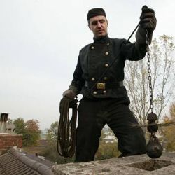 Kominíci v Plzni se obávají přívalu práce. Přijde od ledna