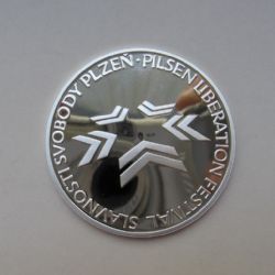 Medaile k 65. výročí osvobození si můžete koupit na Aukru 