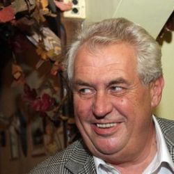 Miloš Zeman chutnal ve Stocku Plzeň hruškovici, slivovici a zatím tajnou novinku