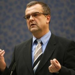 Miroslav Kalousek přivítá v pátek jaro v Plzni